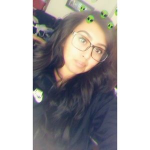 Meet your Posher, Karissa